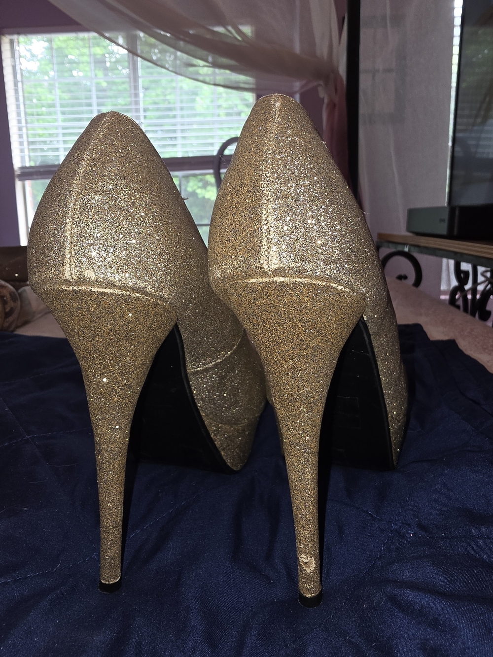 Delicious Gold Glitter Platform Stiletto Pumps - Picture 3 of 3